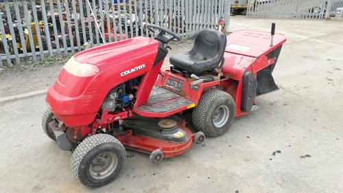 COUNTAX 4wd ride on mower c/w collector