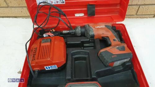 HILTI ST 1800 A22 tek gun c/w battery, charger & case