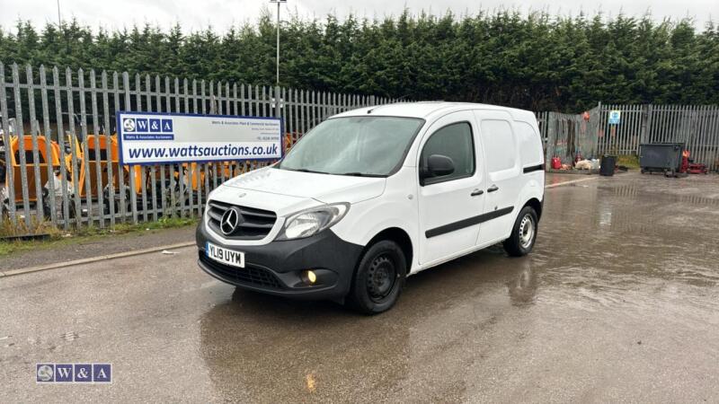 2019 MERCEDES-BENZ CITAN 109CDI BLUEEFFICIE van with side loading door (YL19 UYM)(MoT 21st May 2025)(V5 in office)