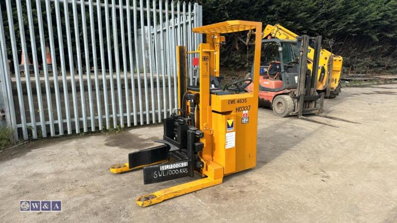 Electric forklift c/w barrel grab