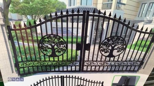 Pair of entrance gate with tree design (suit 14ft entrance)