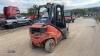 2007 LINDE H20 2t gas driven forklift truck (s/n 403622) with duplex mast & side-shift - 5