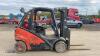 2007 LINDE H20 2t gas driven forklift truck (s/n 403622) with duplex mast & side-shift - 6