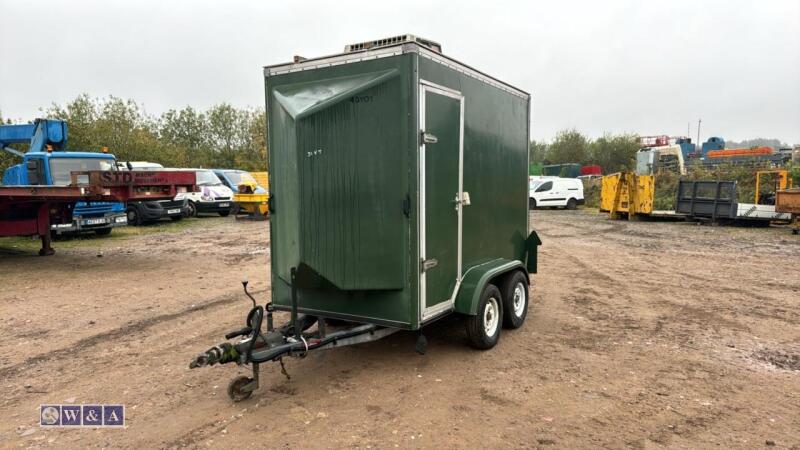 Twin axle refrigeration trailer c/w rear hanging rails & front wash area with winch