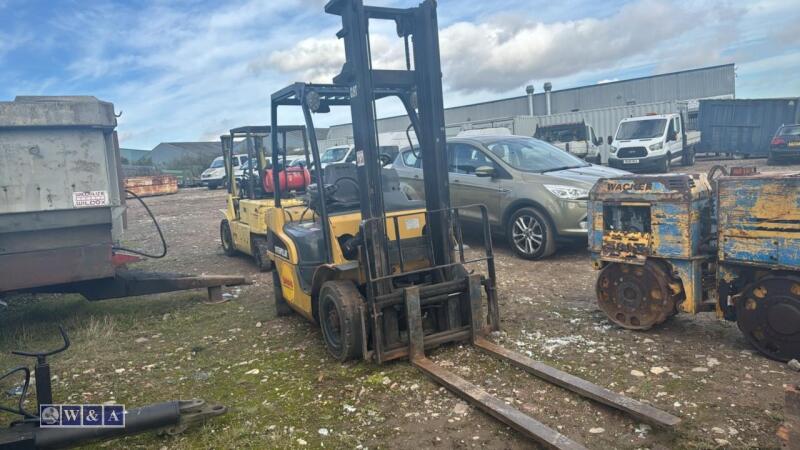 2010 CATERPILLAR GP25 2.5t gas driven forklift truck with duplex mast & side-shift