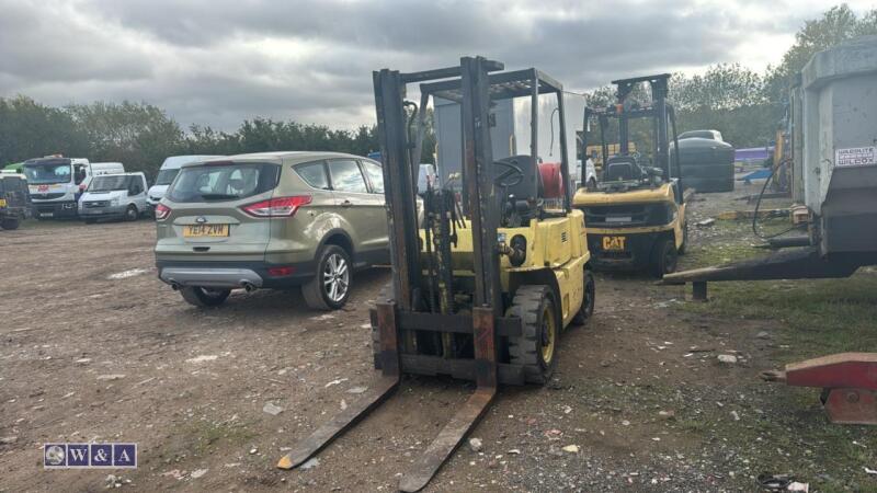 MITSUBISHI FG25 2.5t gas driven forklift truck (s/n 552700733) with duplex mast