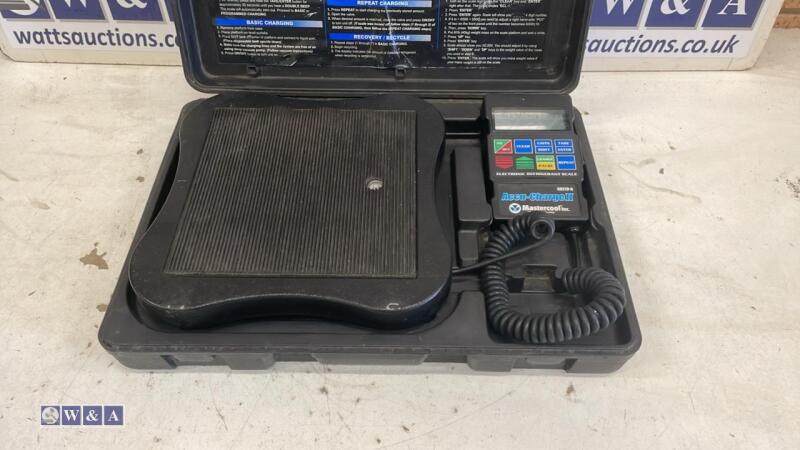 Electronic refrigerant scales c/w case