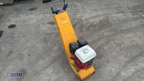 SPE 200 petrol floor planer scabbler