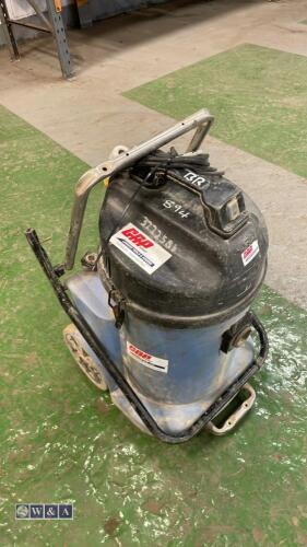 NUMATIC 110v industrial vacuum