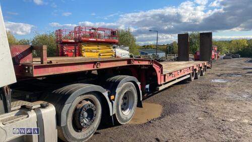 2012 MONTRACON tri axle low loader trailer with hydraulic rear ramps (s/n SMRM3ASCXBN103460)(N103460)