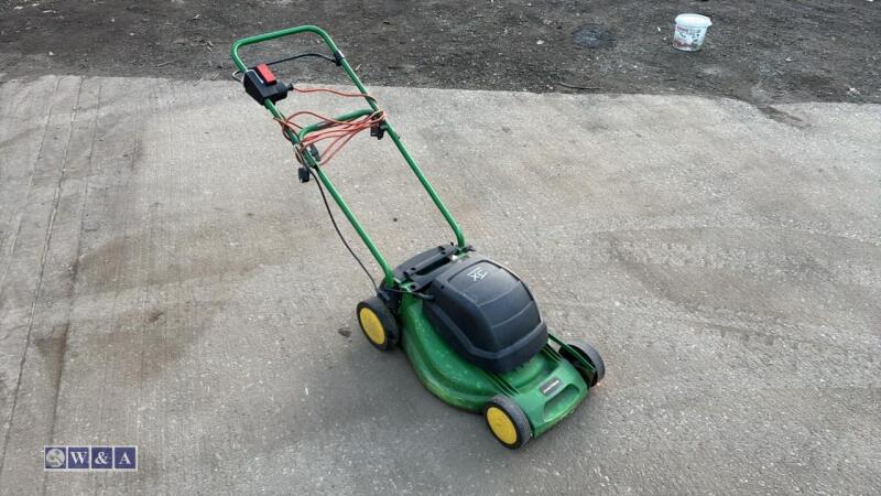 JOHN DEERE 240v mower