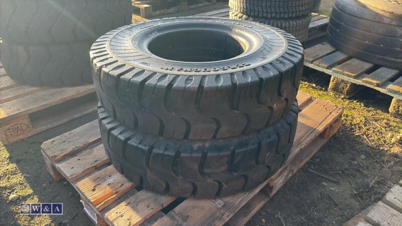 Pair of forklift tyres (8.25 - 15)