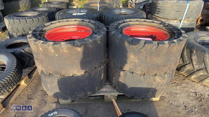 4 x BOBCAT skid steer solid wheels (36 x 14 - 20, 8 studs)