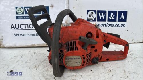 HUSQVARNA 136 chainsaw