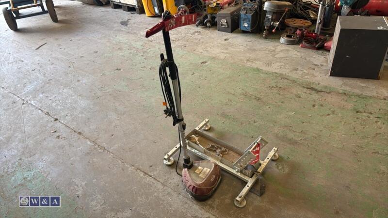 EWBANK EP170 240v floor cleaner & stand