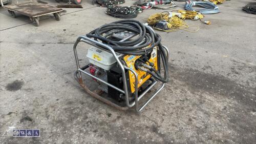 JCB BEAVER hydraulic power pack c/w hose