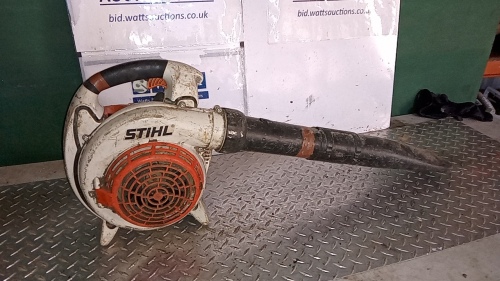 STIHL BG86C petrol leaf blower