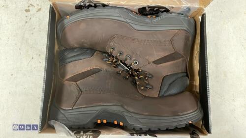 Pair of V12 safety boots (unused old stock) (size 12)