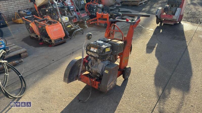 HUSQVARNA FS400 road saw