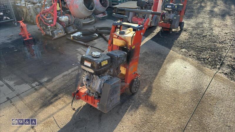 HUSQVARNA FS400 road saw