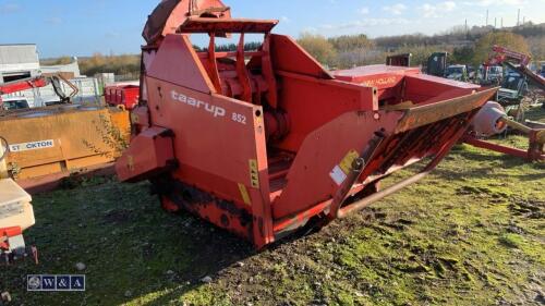 2008 TAARUP 852 straw chopper c/w electric controls