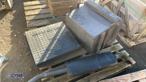 Storage box & exhaust & 2 x manhole lids