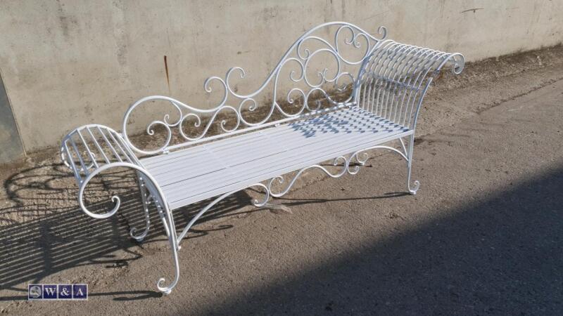 Ornate iron chaise lounge (white)