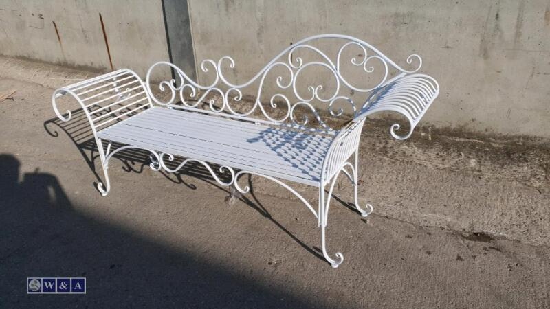 Ornate iron chaise lounge (white)