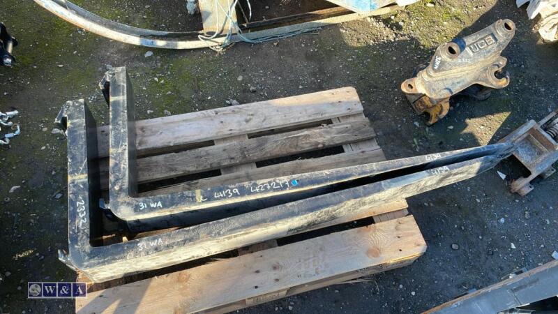 2 x forklift forks