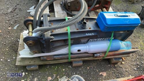 DD450 hydraulic machine breaker c/w lines & 2 x chisels (30mm pins)(unused)