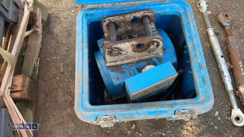 Hydraulic compaction plate to suit excavator