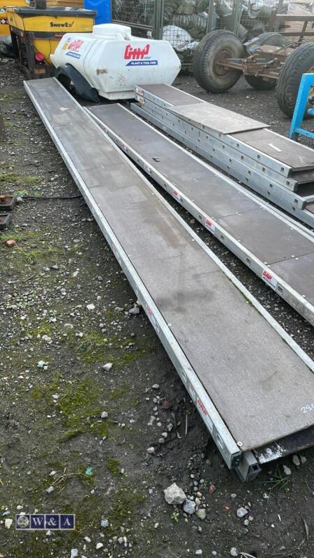 2 x scaffold walk boards