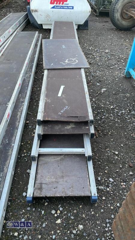 4 x scaffold walk boards