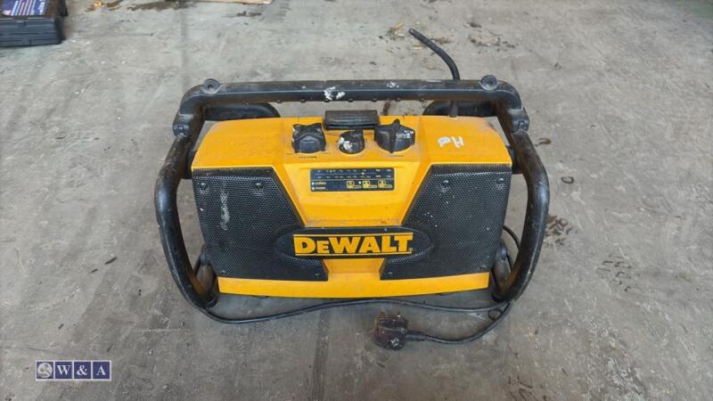 DEWALT 240v radio charger