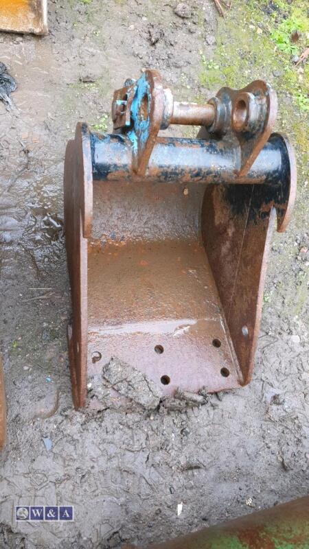 1ft digging bucket (30mm pins)