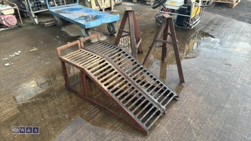 2 x inspection ramps & stands