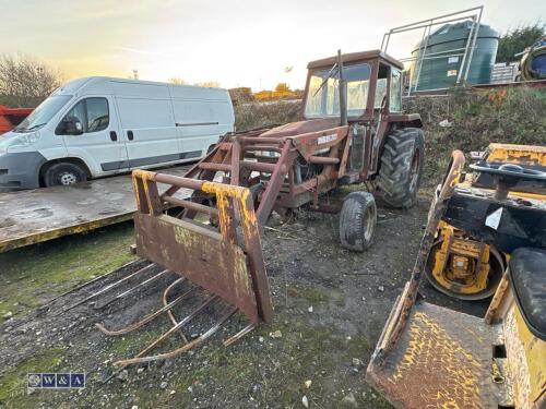 LEYLAND 272 2wd tractor with ALO Quicke loader