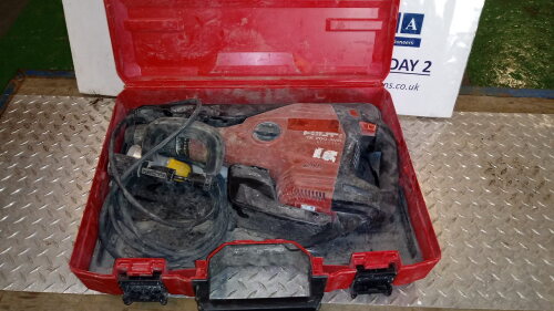 HILTI TE-700 110v breaker c/w case