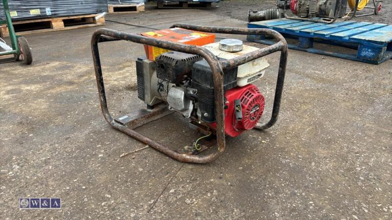 Dual voltage petrol generator