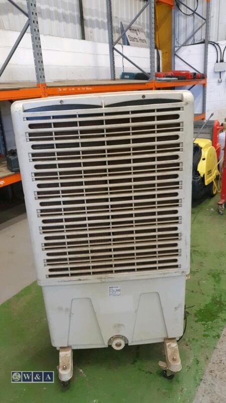 MASTER 240v chiller unit