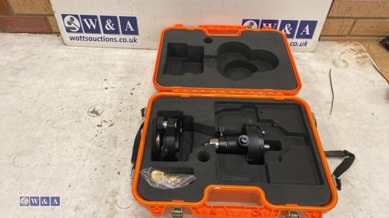 TOTAL STATION c/w case