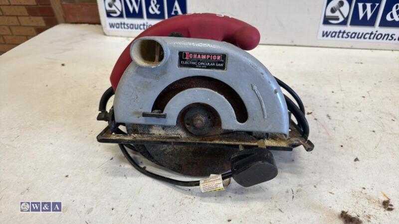 CHAMPION 240v electric saw