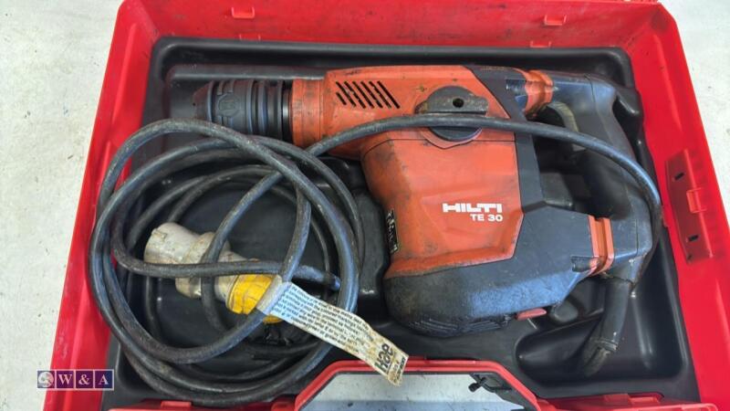 HILTI TE30 110v breaker c/w case