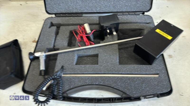 Endoscope c/w case