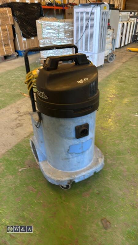 NUMATIC 110v vacuum