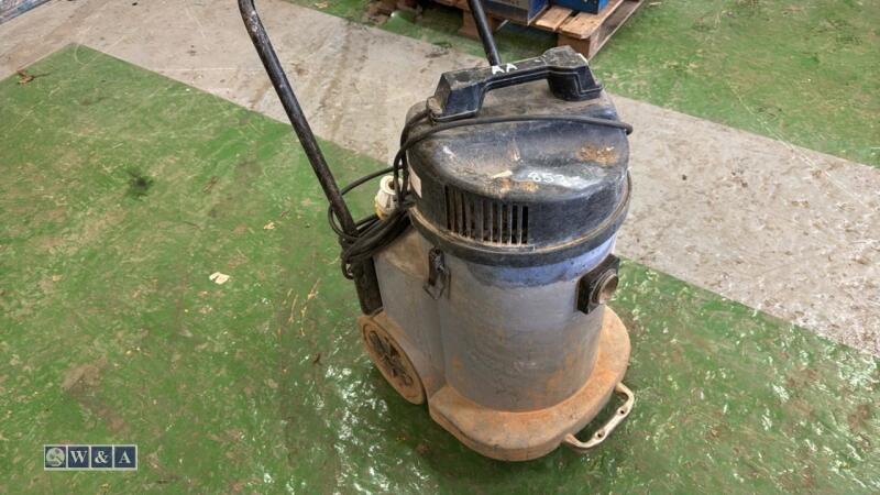 NUMATIC 110v vacuum