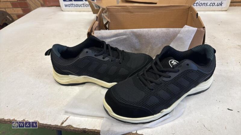 Steel toe trainers (size 7) (unused)