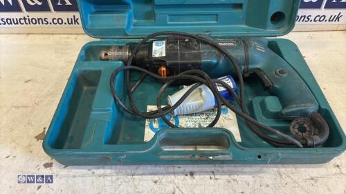 MAKITA HP2030 240v SDS hammer drill c/w case