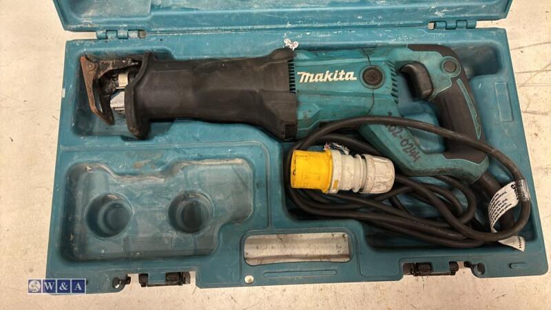 MAKITA JR3051T 110v reciprocating saw c/w case