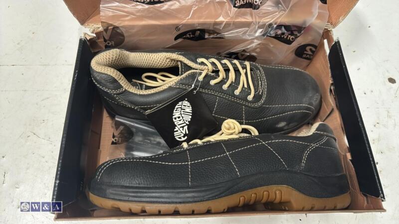 V12 steel toe workboots (size 10) (unused)